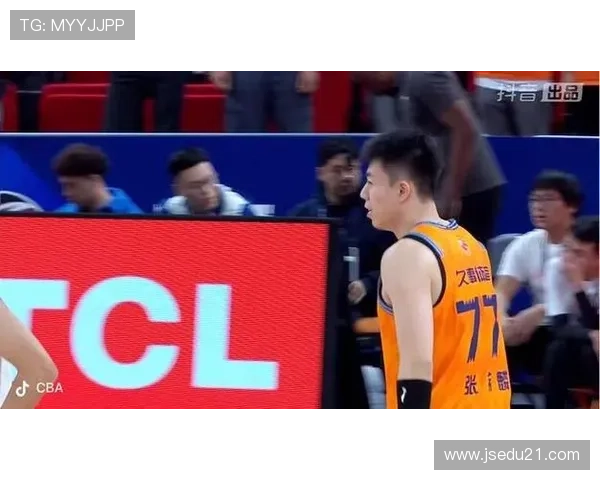 张镇麟23分上海双杀广东白边28板 张镇麟23分上海双杀广东白边28板